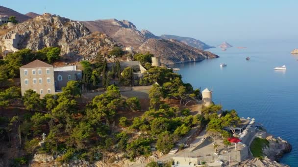 Veduta aerea della città vecchia di Idra e marina o porto marittimo, Grecia - drone videografia — Video Stock