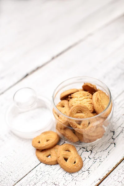 Kekse auf Holzgrund — Stockfoto