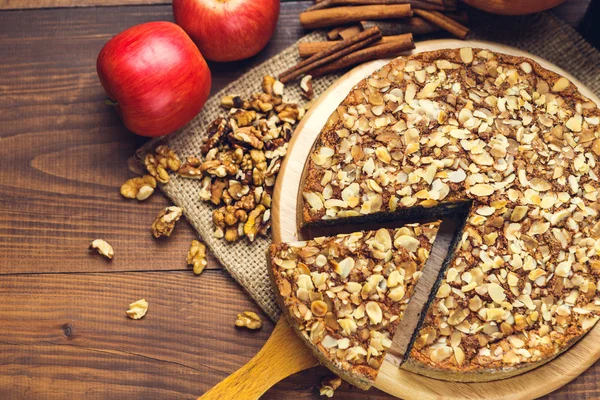 Homemade pie with poppy seeds and almond flakes — Stock Photo, Image