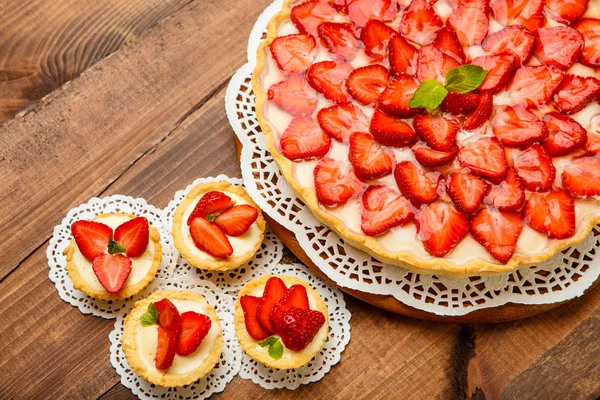 Homemade Strawberry cake — Stock Photo, Image