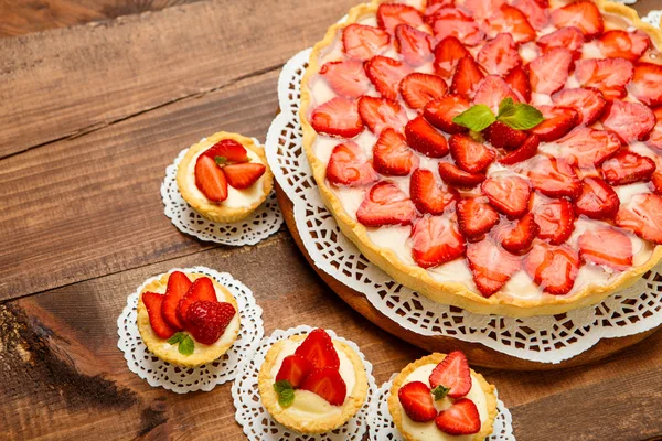 Σπιτικό κέικ φράουλας — Φωτογραφία Αρχείου