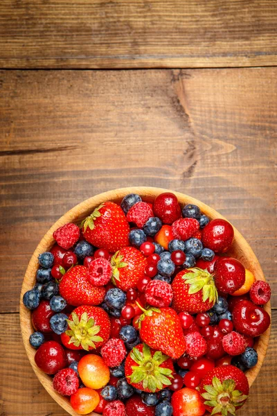 Fresh summer berries — Stock Photo, Image
