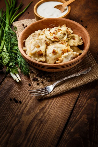 Cibo tradizionale ucraino - gnocchi varenik — Foto Stock