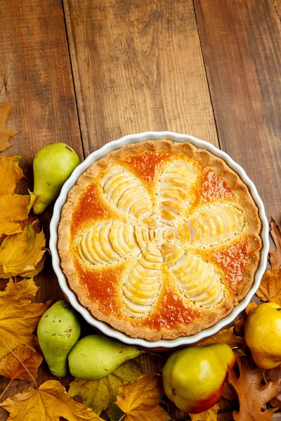 Hermosa tarta de pera orgánica fresca —  Fotos de Stock