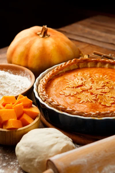 Traditional american homemade pumpkin pie — Stock Photo, Image