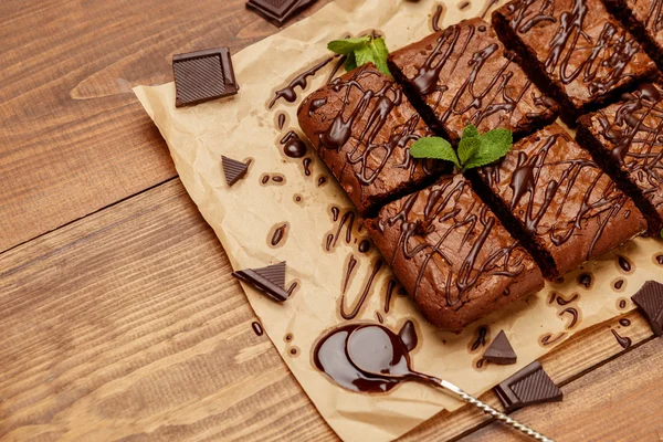 Choklad kaka på en plåt — Stockfoto
