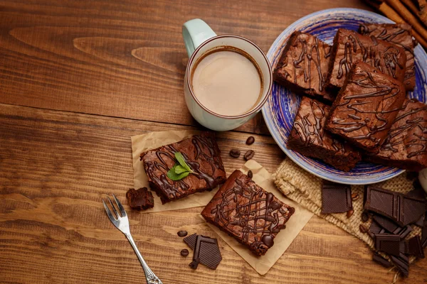 Plate with delicious chocolate brownies — Stock Photo, Image