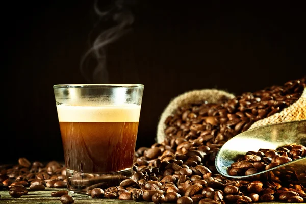 Expresso et grains de café — Photo