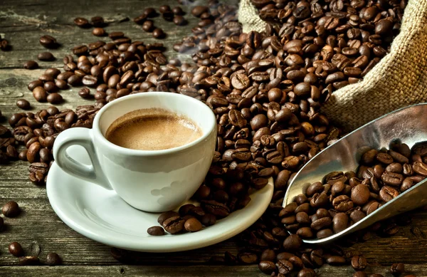 Espresso and coffee grain — Stock Photo, Image