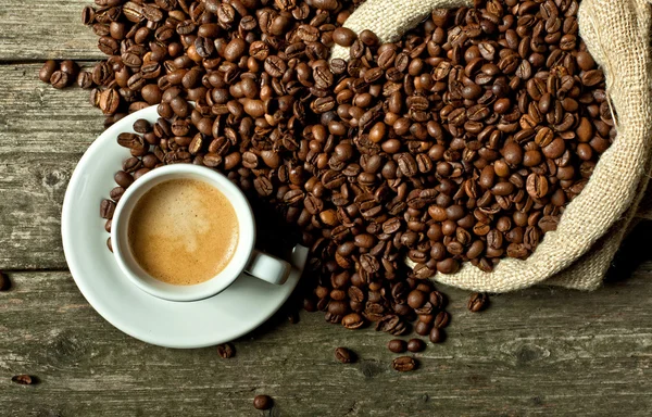 Café expreso y grano de café — Foto de Stock