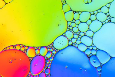 Sudaki hava kabarcıklarının makro fotoğrafçılığı. soyut arkaplan.