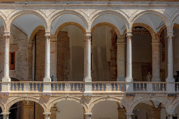 Palazzo Dei Normanni Palermo Sicilia Dettaglio Del Colonnato — Foto Stock