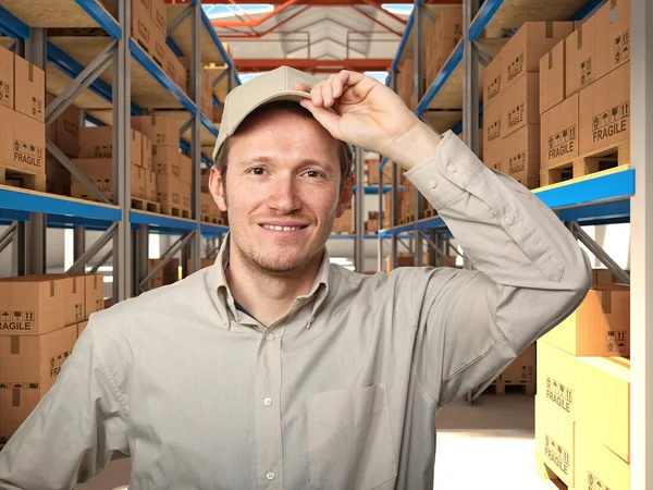 Man in magazijn — Stockfoto