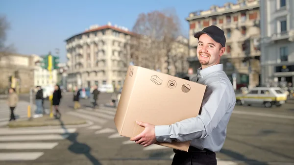 Uomo di consegna — Foto Stock