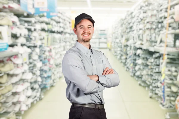 Lavoratore in negozio — Foto Stock