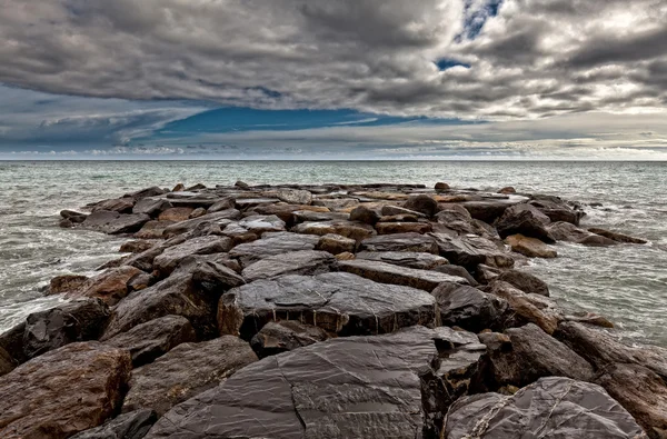 Pedras e mar — Fotografia de Stock