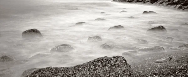 Pedras e mar — Fotografia de Stock