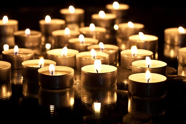 Candle in the dark — Stock Photo, Image