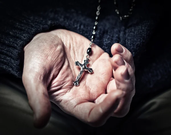 Hands and rosary — Stock Photo, Image