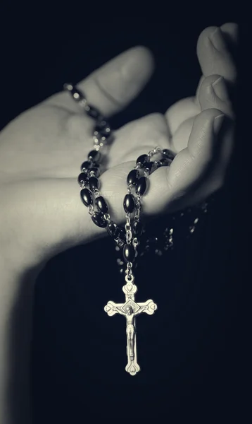 Hands and rosary — Stock Photo, Image