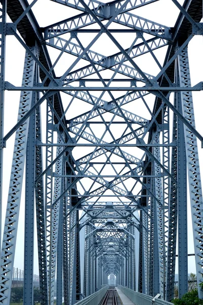 大きな古い鉄道橋 — ストック写真