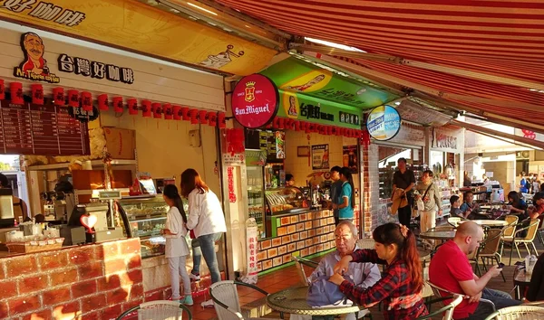 Cafe podél řeky lásky v Kaohsiungu — Stock fotografie