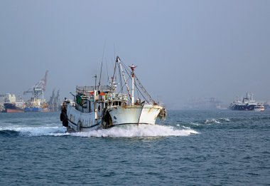 Geleneksel Çince balıkçı teknesi