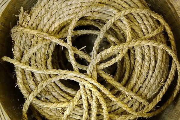 捆绑的旧稻草绳 — 图库照片