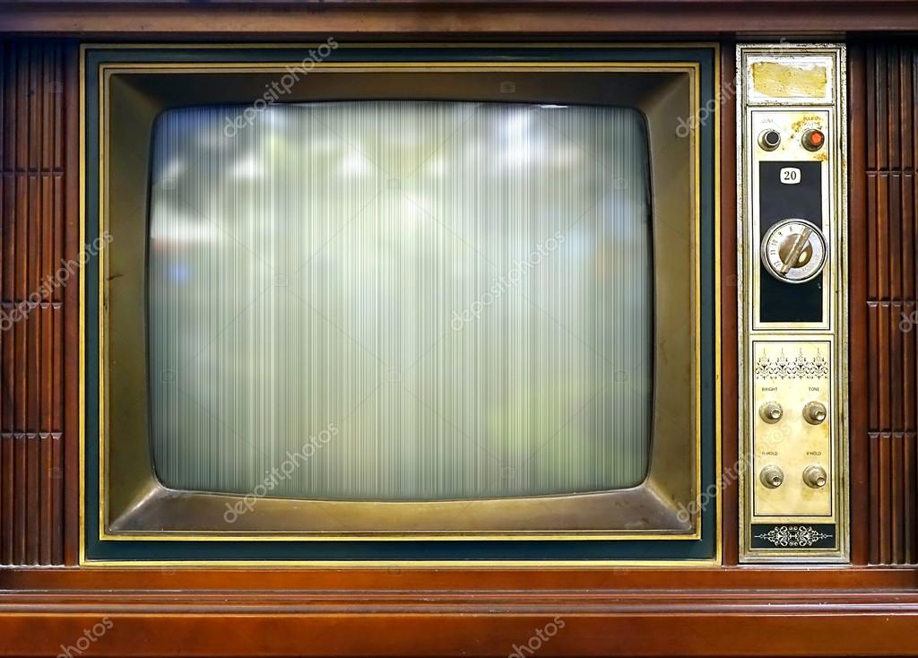 Телевизор 5 букв. Старый телевизор. Телевизор с линзой. Телевизор в стиле ретро. Винтажный телевизор.