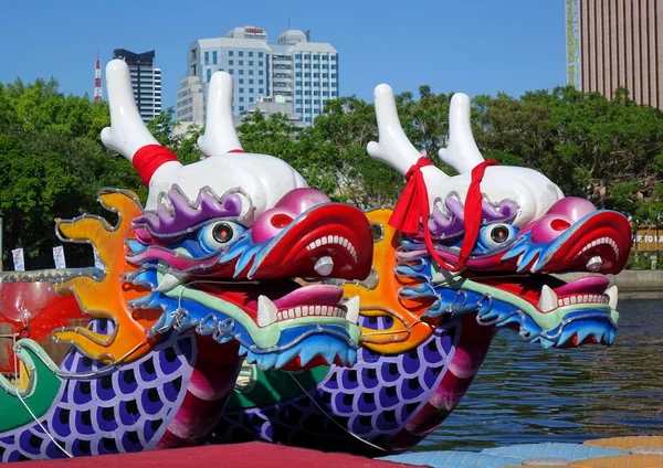 Barcos de dragão tradicionais em Taiwan — Fotografia de Stock