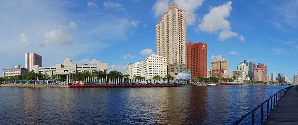 Panoramic View of the Love River in Gaohsiung — стоковое фото