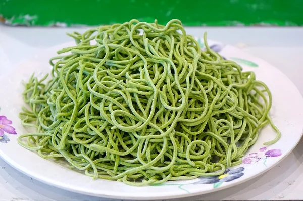 Huisgemaakte groene Pasta — Stockfoto