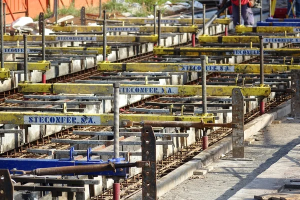 Tracce di posa per il sistema ferroviario leggero — Foto Stock