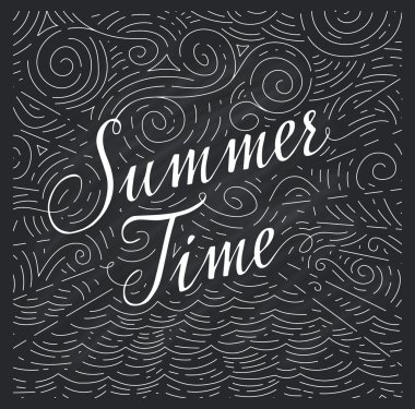 Yaz. Deniz ve gökyüzü tebeşir tahtası üzerinde bir arka plan üzerinde el yazısı ifade. Siyah ve beyaz karalamalar