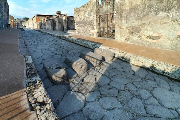 Rua em Pompeia ruínas, Itália . — Fotografia de Stock