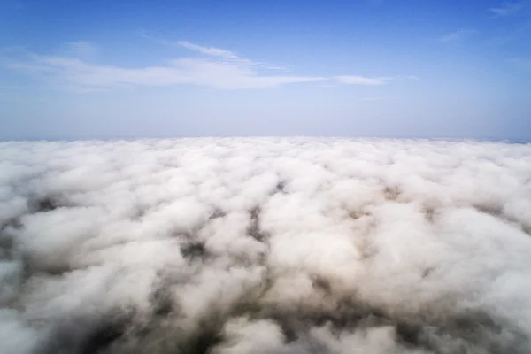 Niebla y cielo . —  Fotos de Stock