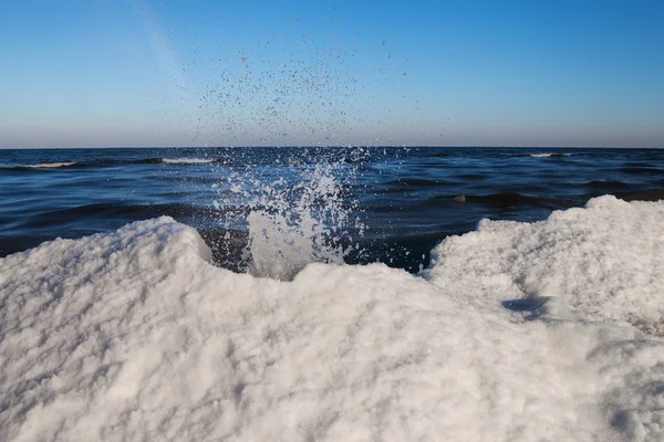 Χειμώνας στη Βαλτική θάλασσα. — Stock fotografie