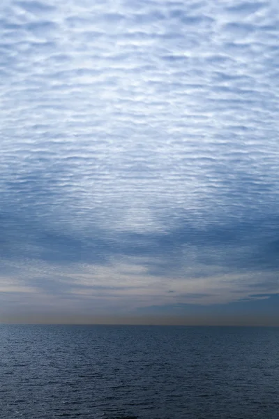 Mar y nubes . — Foto de Stock