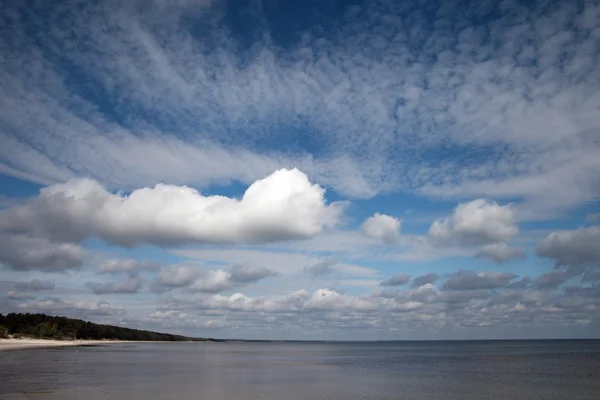 Nuvens sobre o mar Báltico . — Fotografia de Stock