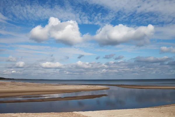 Nuvens sobre o mar Báltico . — Fotografia de Stock