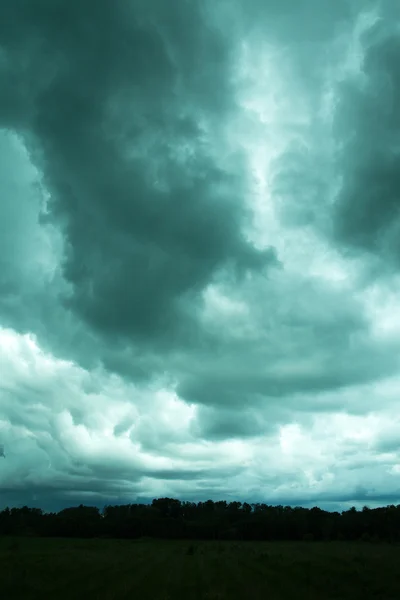Grandes nuvens . — Fotografia de Stock
