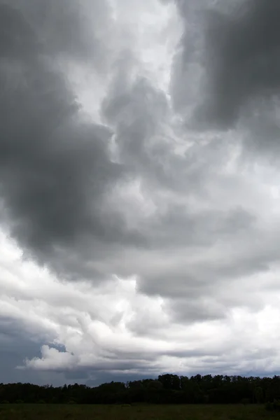 Grandes nuvens . — Fotografia de Stock