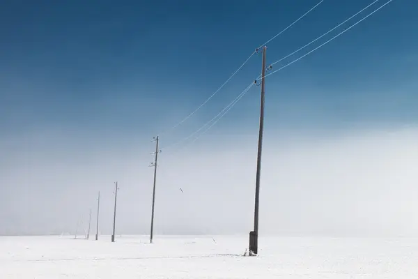 冬の電力線. — ストック写真