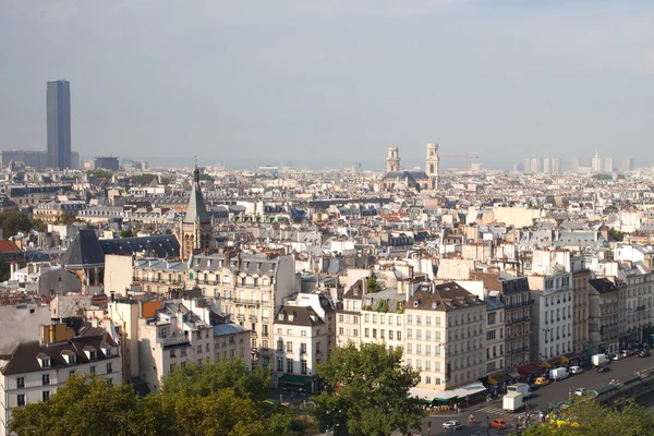 Dächer von Paris, Frankreich. — Stockfoto