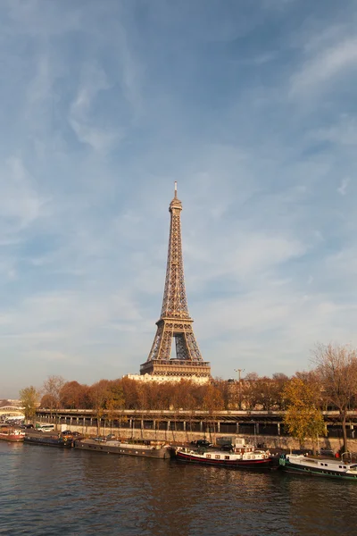 Herbst am Eifelturm, Paris. — Stockfoto