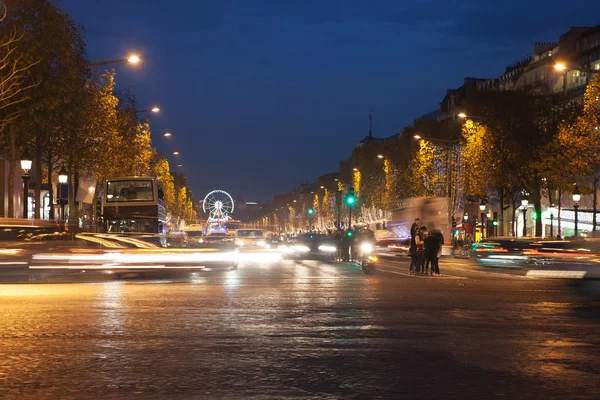 Parisian Champs Elysees in evening, — Stock Photo, Image