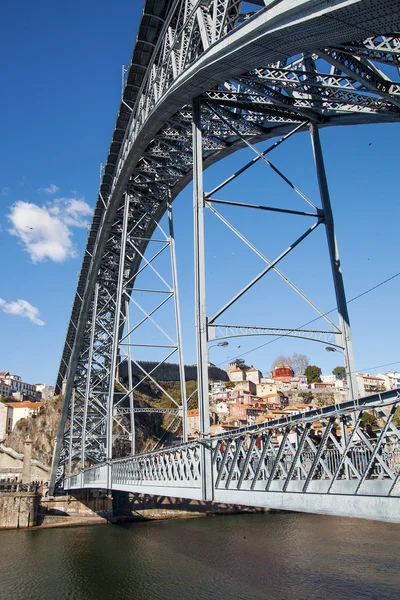Bouw van Dom Luis brug in Porto, Portugal. — Stockfoto