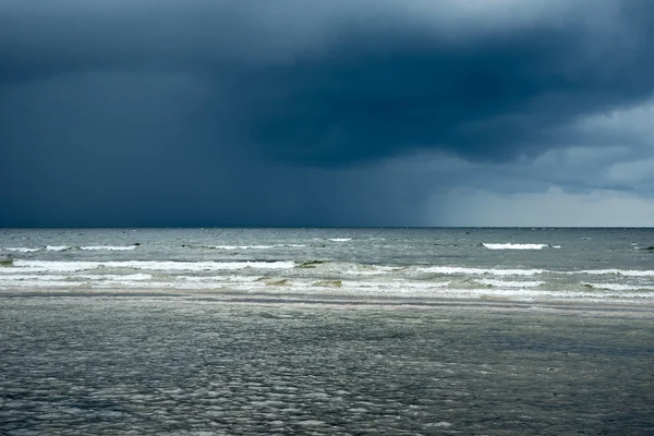 Céu escuro. — Fotografia de Stock