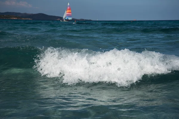 Sardiniens kust i kväll solljus. — Stockfoto