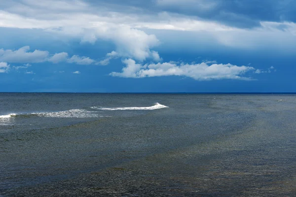 Donkere Baltische Zee. — Stockfoto